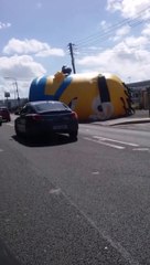 Giant Minion Balloon attacks cars on Dublin's road - USA
