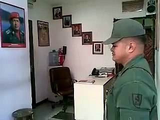 Revelan imágenes de militares venezolanos desobedeciendo a sus superiores