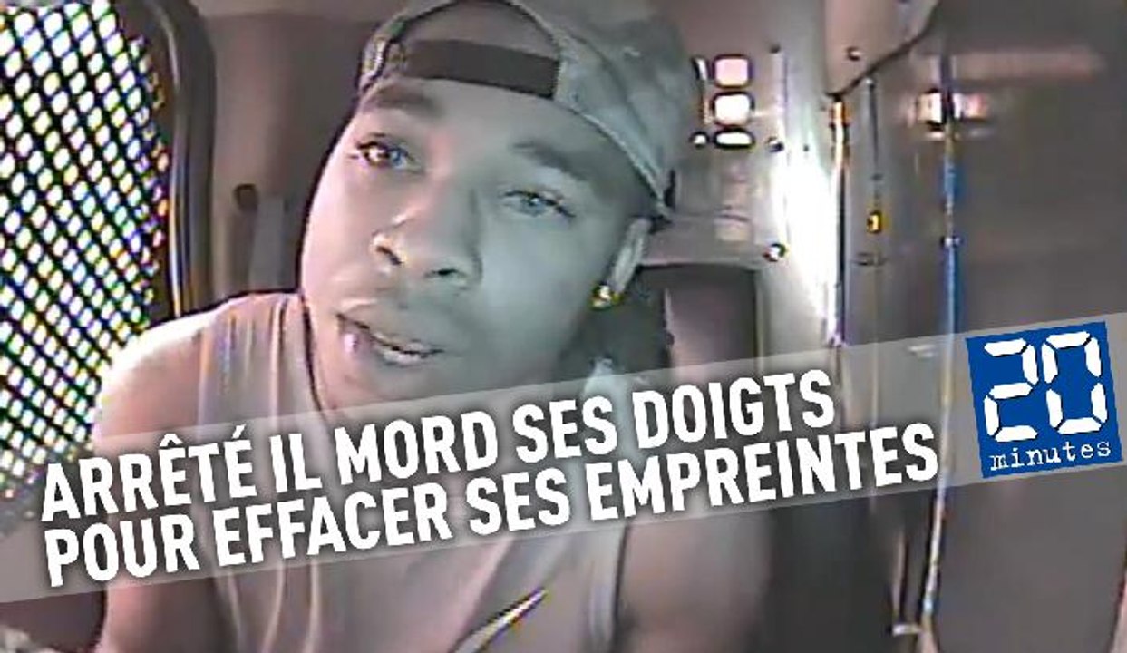 Arrêté, il mord et frotte ses doigts pour tenter d'effacer ses empreintes digitales