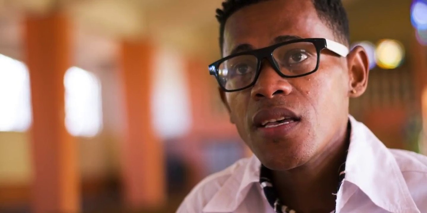 FARALAHY  -   Aiza ny làlagna   (gasy HD 2015 - malagasy)