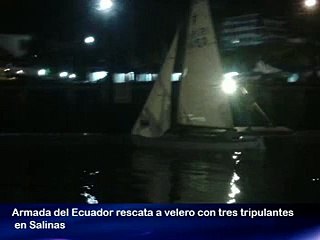 armada rescata 3 personas de un velero