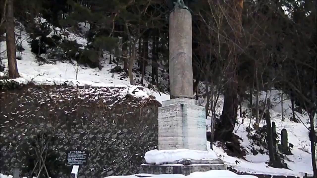 白虎隊士墓・ムッソリーニ寄贈記念碑前 【福島県 会津若松市・飯盛山】