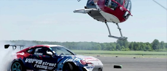 Hélicoptère de voltige VS Toyota GT