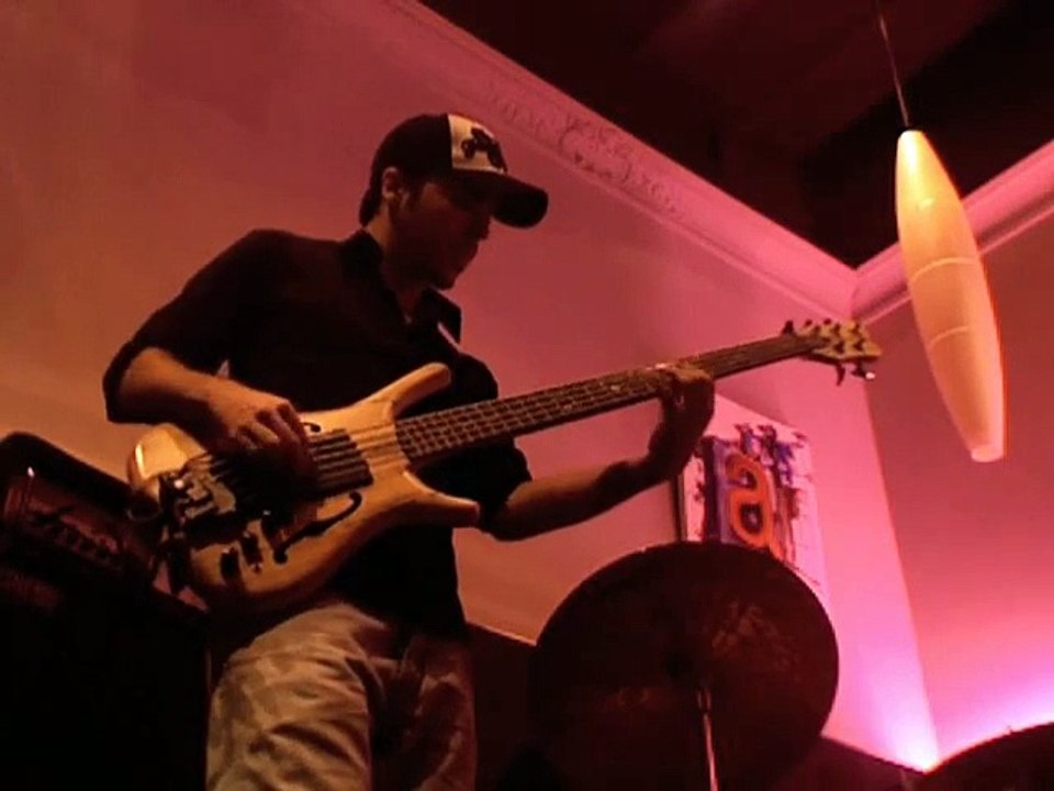 Miki Santamaria [2009] en  One Reality  (con Gnaposs Quartet)