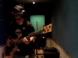 Miki Santamaria [2009] slap bass solo on Come Together (studio live)