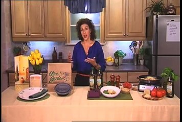 Professional organizer and author Mary Carlomagno meal planning tips for busy moms!