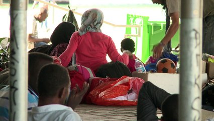 A Paris, les migrants campent toujours près de la Seine