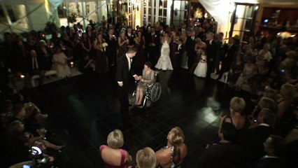Groom shares emotional dance with mother battling ALS