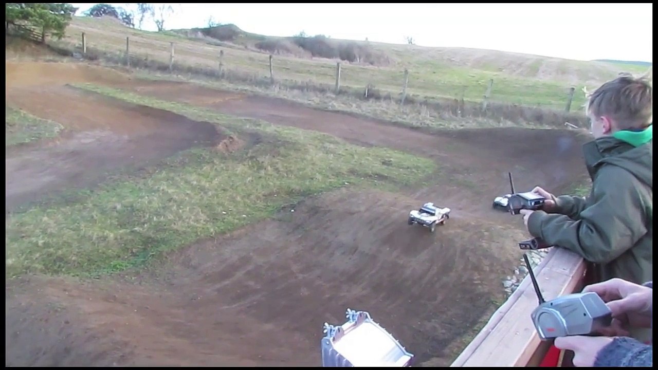 Losi 5ive-t vs. HPI Baja 5t  Offroadaction