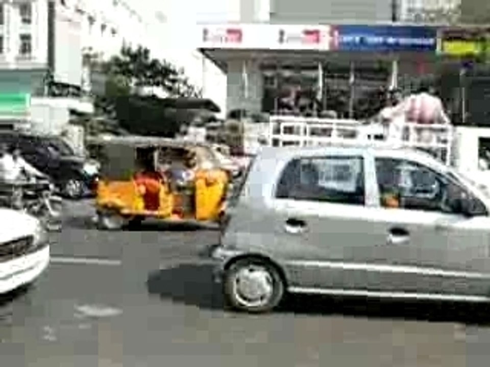 (Inde) Comment traverser une route ?