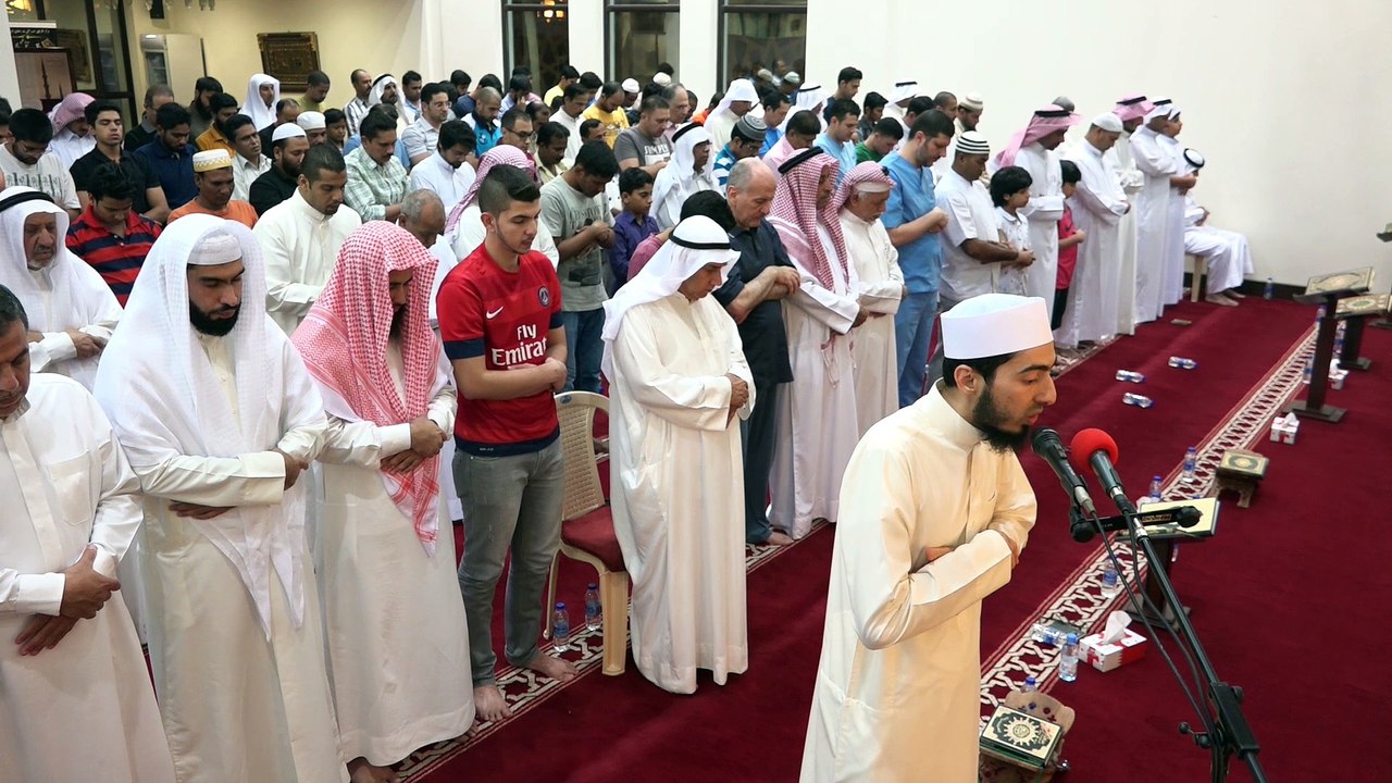 Surah Al-Haqqah | Fahad Aziz Niazi | Taraweeh 2015 سورة الحاقة - البحرين - فهد عزیز نیازی