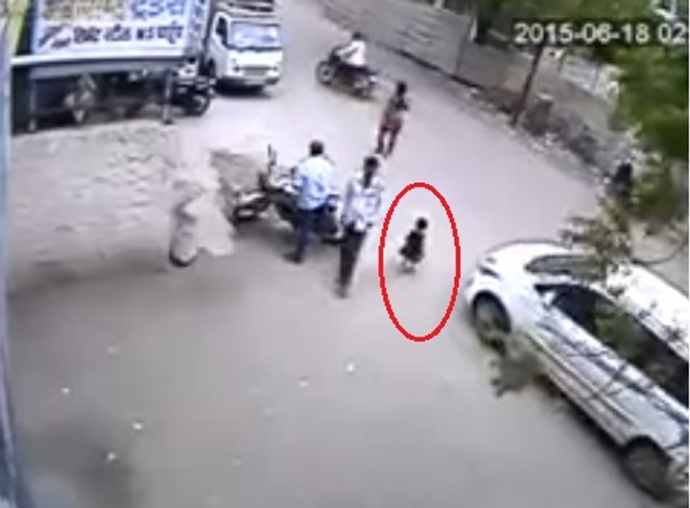 Lucky People Miraculously Survived Car Crash Compilation 2015