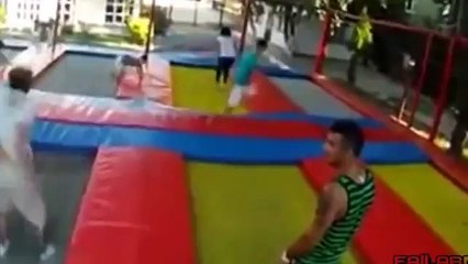 Smesni padovi do suza