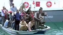 لاجئون سوريون يعبرون من تركيا عبر بحر ايجة لبلوغ اليونان ‎