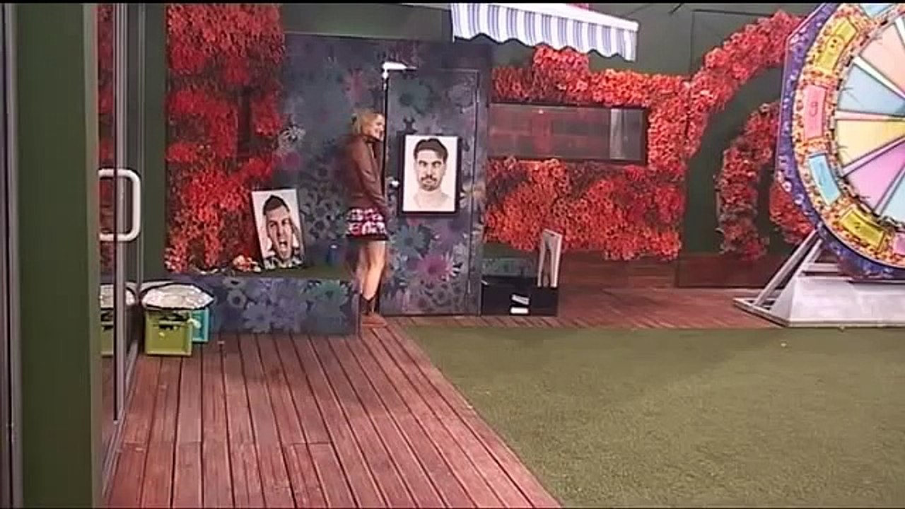 Veliki Brat 4 (2011) Marijana I Nemes Prije Spavanja