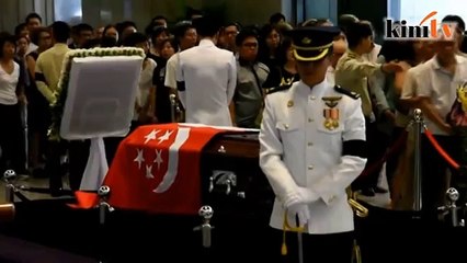 Najib beri penghormatan terakhir kepada Lee