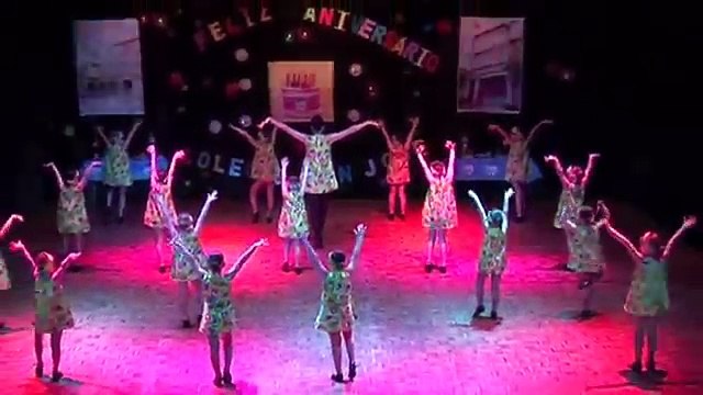 Una chica Yeye-Colegio San Jose de Pontevedra Festival