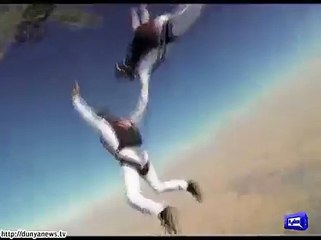 Dunya News- Sky Diving stunts by professional.
