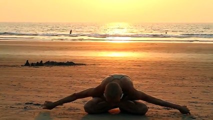 Yoga a la Plage de Goa en Inde