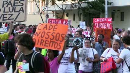 Rio residents protest against 2016 Olympic Games