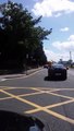 Un Minion géant attaque les voitures en Irlande