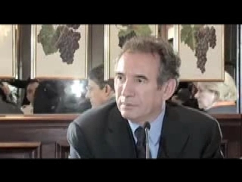 F.Bayrou: UMP et PS