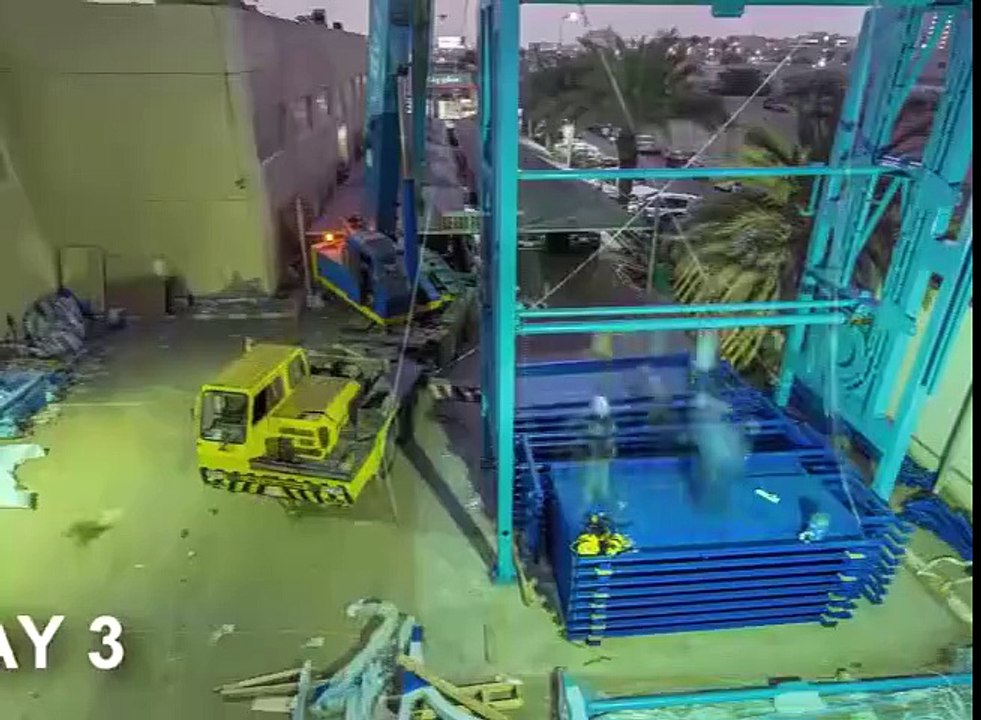 Poco spazio, tanto parcheggio!  #SuperN1 #spettacolo Little space, so parking lot! ‪#‎SuperN1‬ ‪#‎spettacolo‬