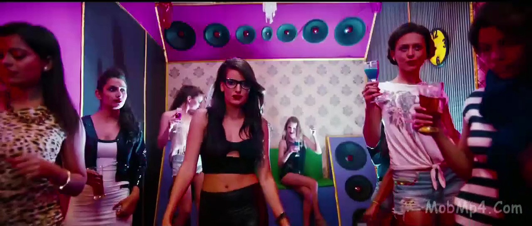 Badshah - Dj Waley Babu Feat Aastha Gill official video song