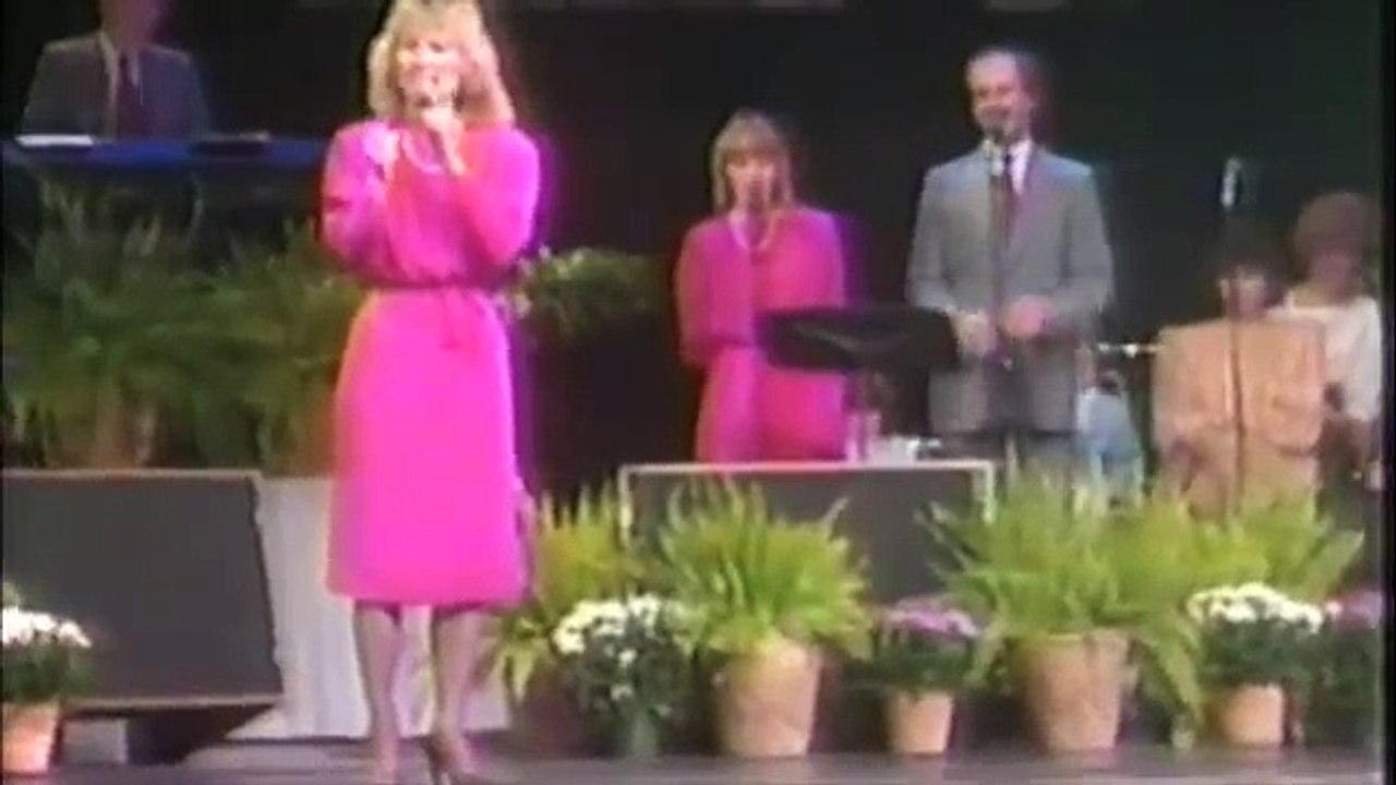 Jimmy Swaggart crusade - Janet Paschal: I Call Him Lord