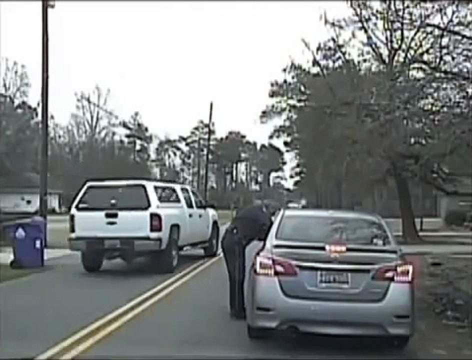 Stupid Guy arrested for impersonating a cop during Wife's Arrest