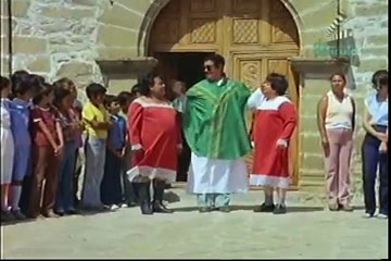 "Chelelo" "Cascarita" y "Fufurufo" el padre y los monaguillos echando relajo