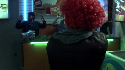 Entrando Numa Roubada - Trailer
