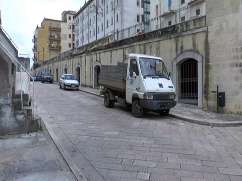 IL PARCHEGGIO DI VIA CASALNUOVO MATERA 5-8-2015