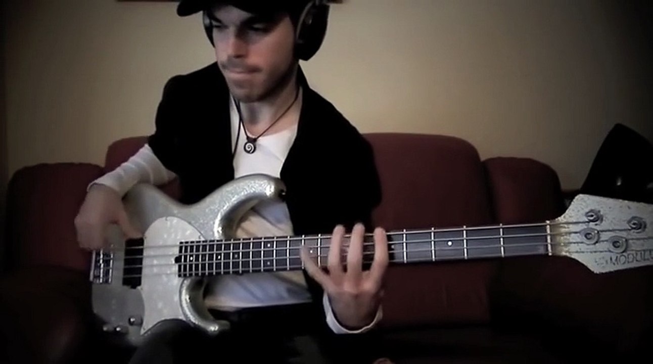 RHCP - Scar Tissue [Bass Cover by Miki Santamaria]