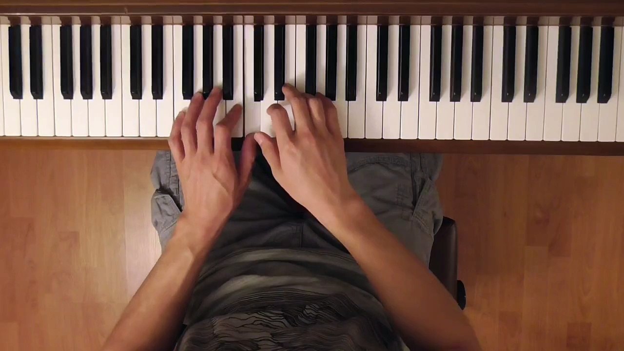 Piano Tutorial | We Wish You a Merry Christmas