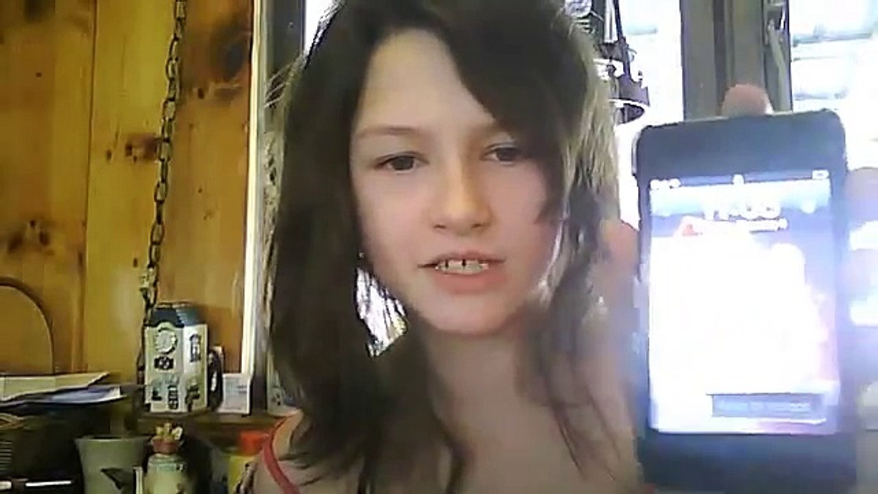 SuperHannahs1's Webcam Video from February  4, 2012 07:59 AM  me saying bord well i am bored lol