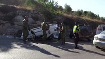 Soldados israelenses são atacados por carro