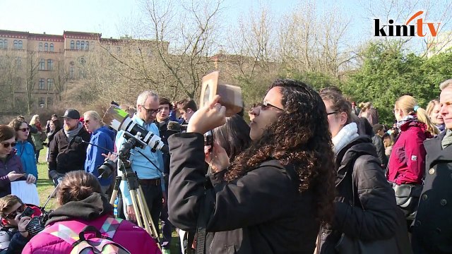 Eclipse chasers swoon over 'awesome' views