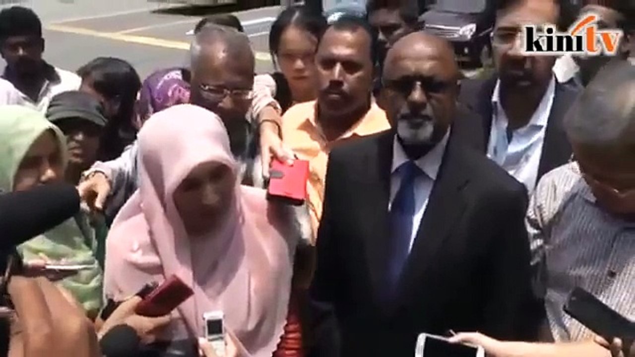 Penangkapan Nurul Izzah jadi tajuk utama antara...