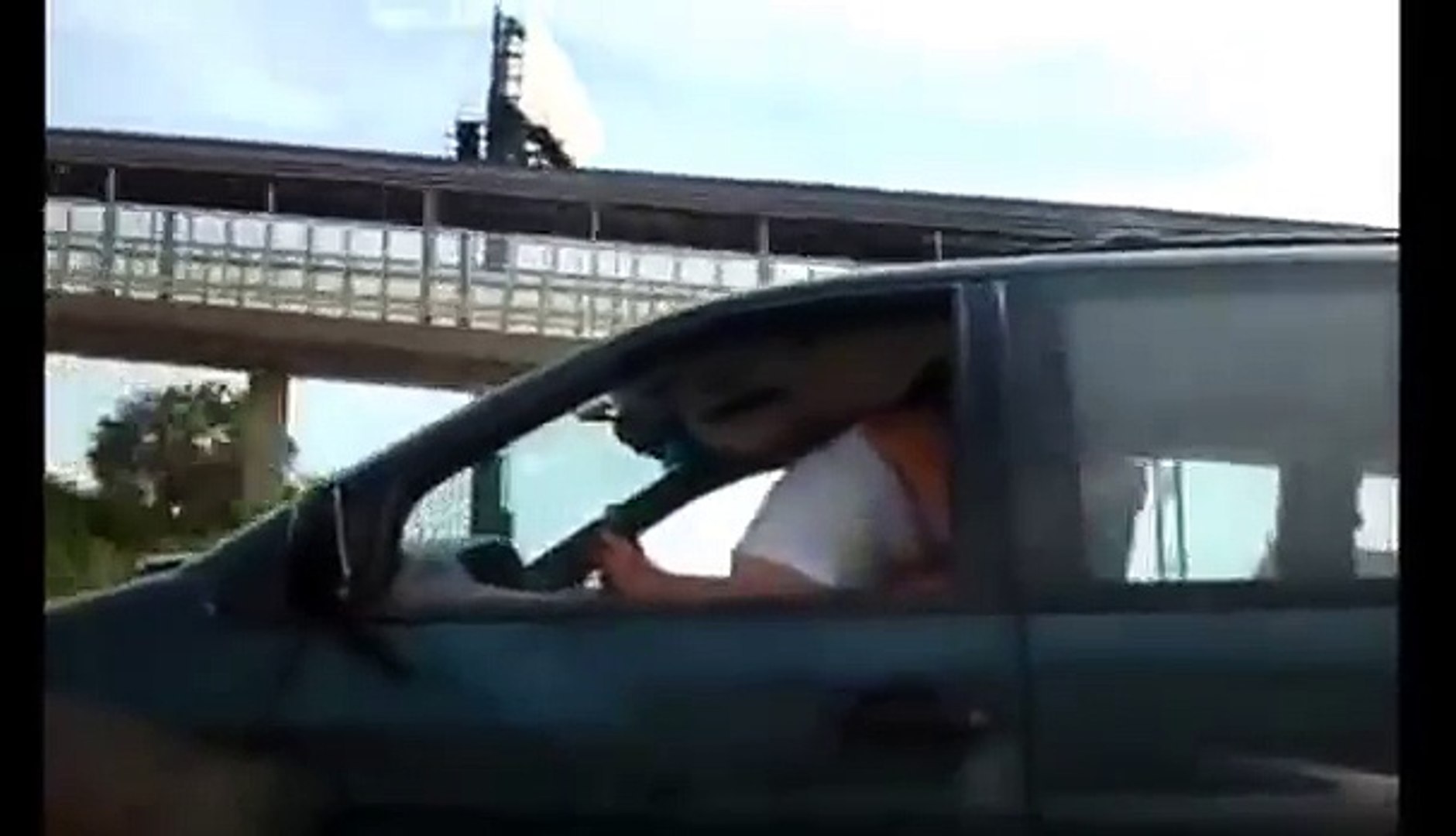 Amour Voiture En Train De Faire L Amour En Conduisant Video Dailymotion