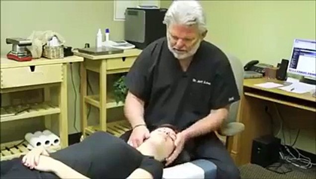 Des craquements d'os flippants - compilation de chiropracteurs