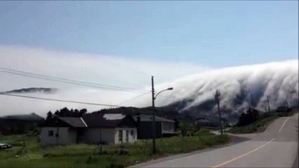 Giant fog sea about to eat you alive - Scary weather