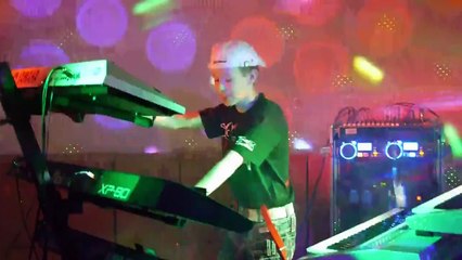 Popcorn Kingsley Hot Butter (Dance Mix) live performed by Tom Bergner