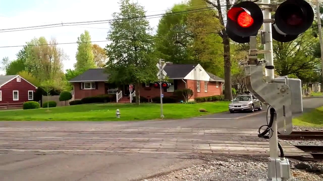Unusual railroad crossing signal. Pines rd