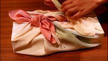 Japanese Furoshiki: How to wrap boxes