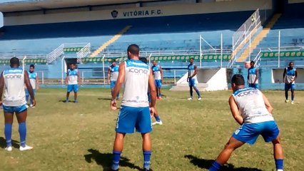 Vitória-ES faz treino antes do duelo Azul-grená
