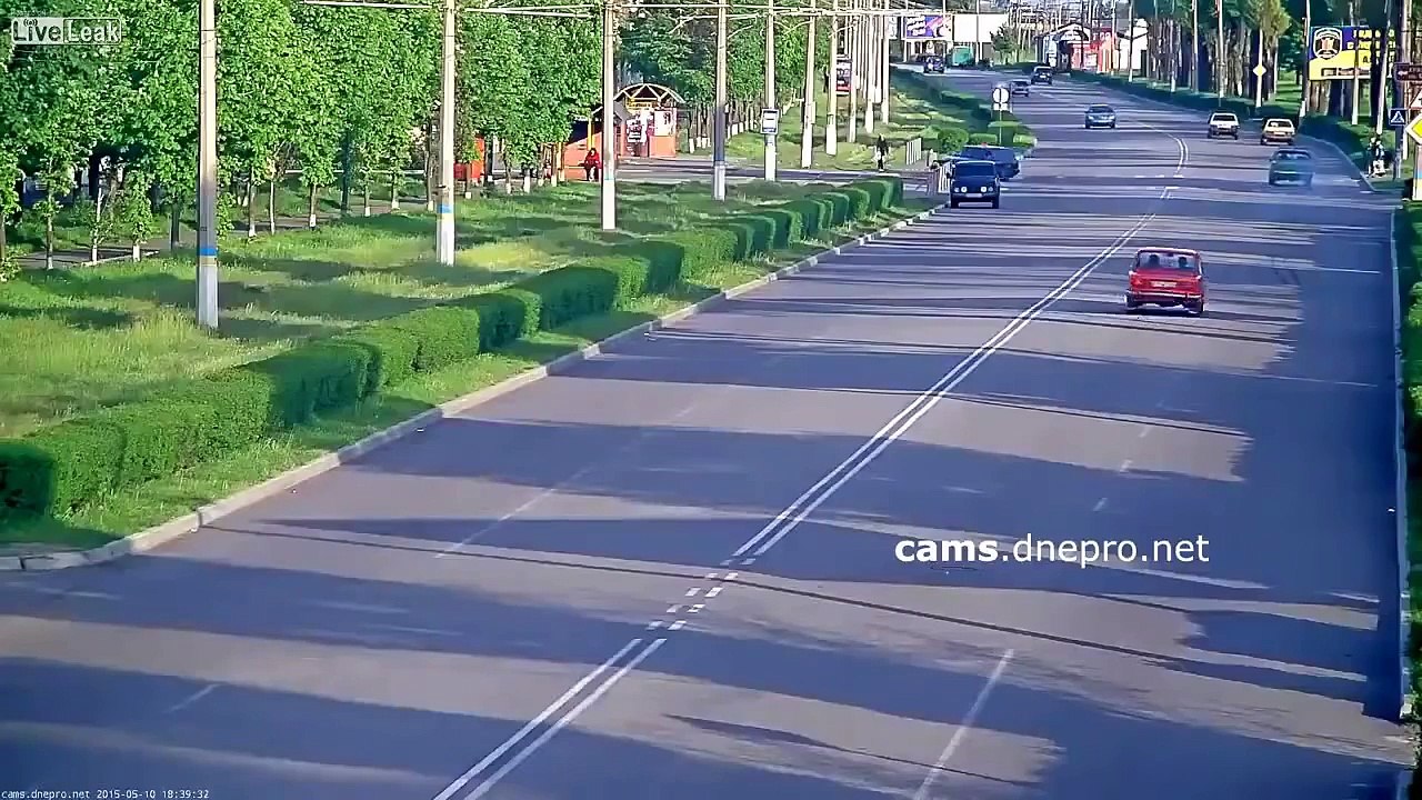 LiveLeak - Crazy Motorcycle Crash