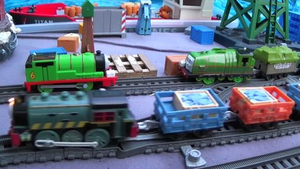 Descargar video: Thomas and Friends Toy Train-Trackmaster Sodor Location-Brendam Docks!