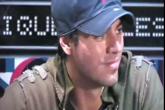 Enrique Iglesias performs Do You Know? live