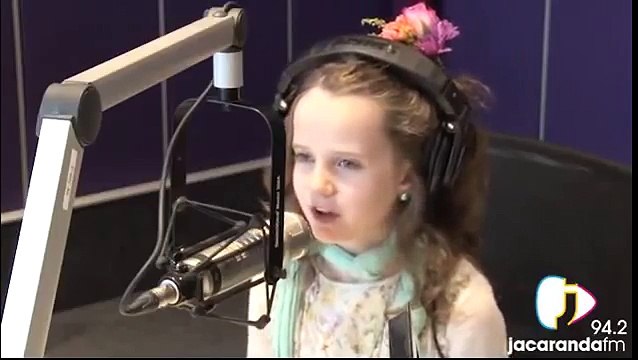 Amira Willighagen live in studio sings Babbino & Interview